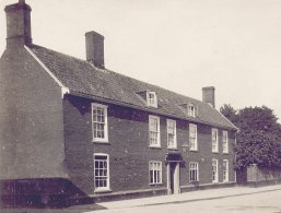 KINGS HEAD - E. DEREHAM c1920