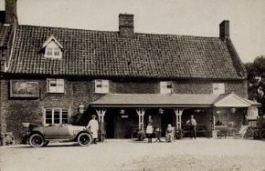 The DUN COW - Dersingham