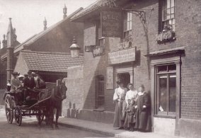 The BELL - Fakenham - 1911 ( Richard Richardson Licensee )